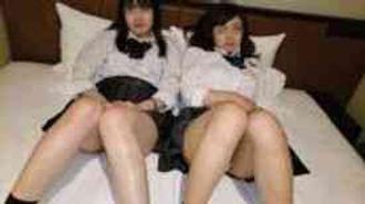 FC2-PPV-1161152 【单人拍摄】县立学校网球社②2女3p，滑溜溜的小穴交替插入